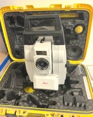 Leica iCR70 5 R500 with CC80 Total Station (1)
