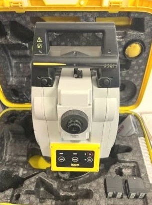 Leica iCR70 5 R500 with CC80 Total Station